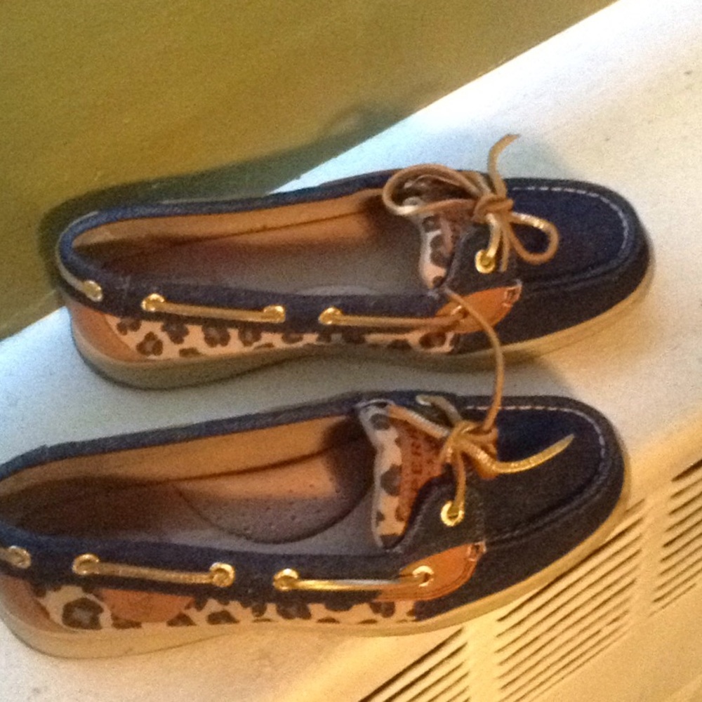 WEAR YOUR JEANS WITH THESE!
